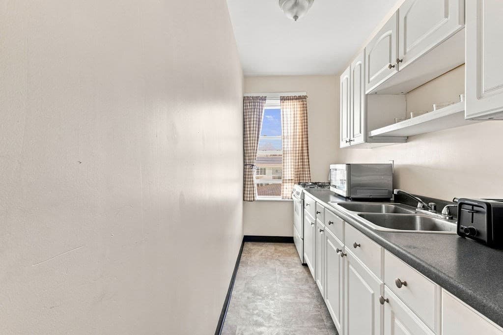359-361 Brock Ave, New Bedford MA 02744 photo 23