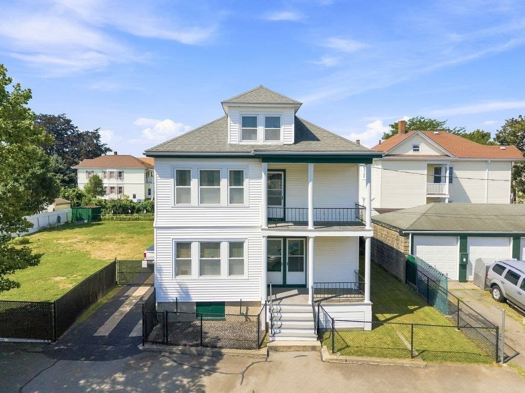 359-361 Brock Ave, New Bedford MA 02744