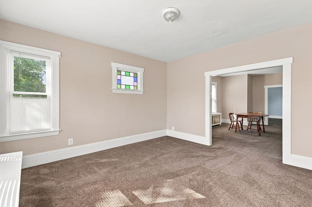 359-361 Brock Ave, New Bedford MA 02744 photo 4