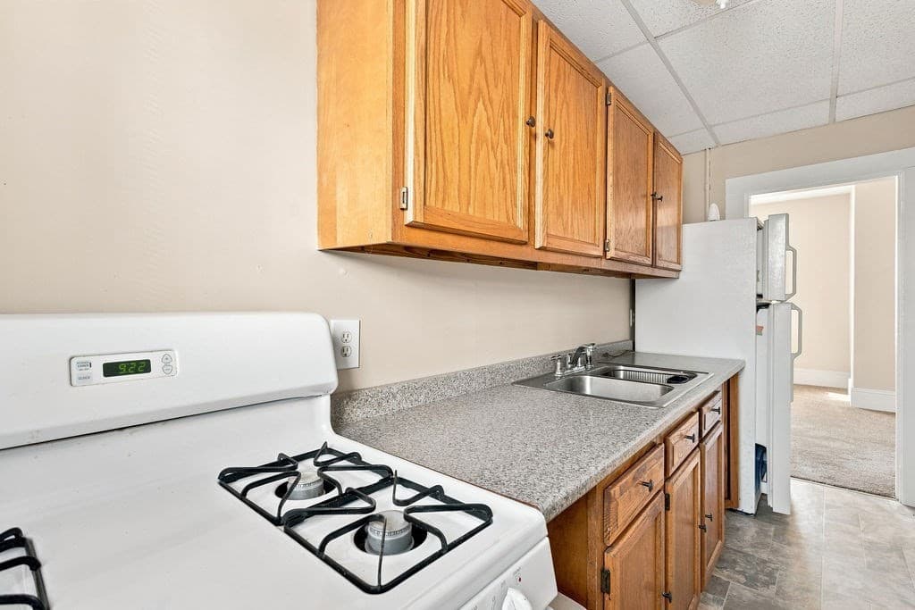359-361 Brock Ave, New Bedford MA 02744 photo 8