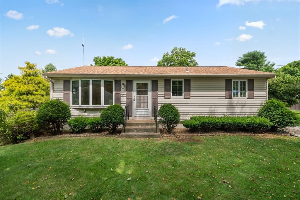 22 Smithville Rd, Spencer MA 01562