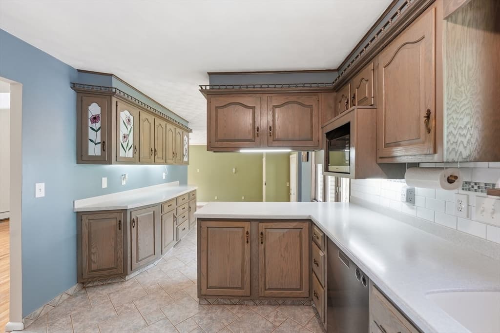 45 Stoneleigh Road, Worcester MA 01606 photo 8
