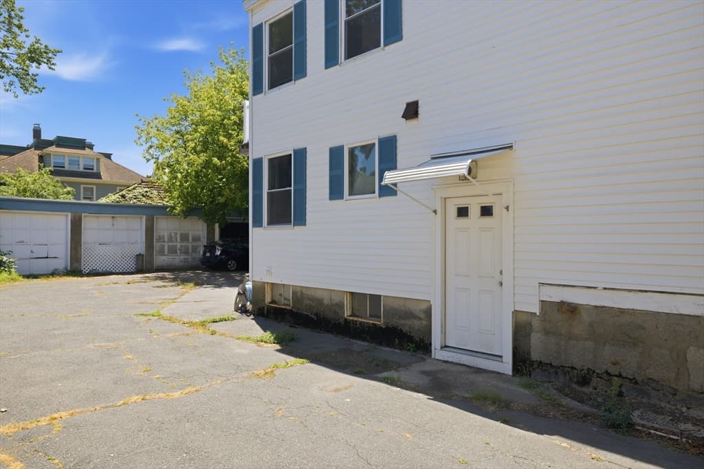 11 Gardner St # 4, Salem MA 01970 photo 2