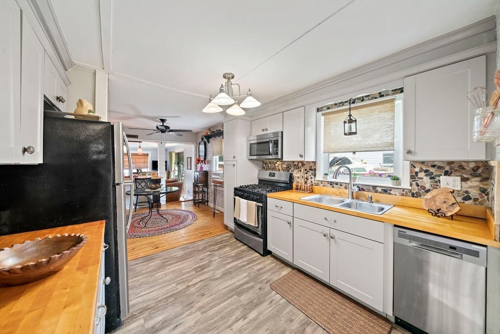 62 Alvern Rd, Pembroke MA 02359 photo 4