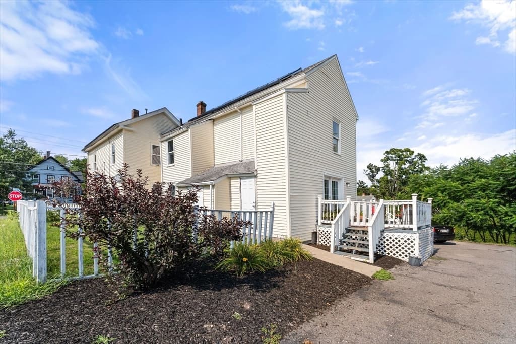 88 Granite St, Leominster MA 01453 photo 3