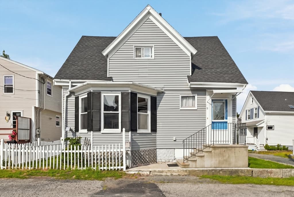 8 Sylvan Street, Gloucester MA 01930 photo 2