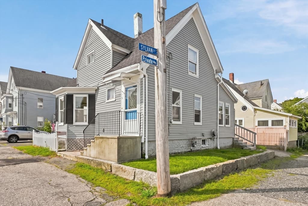 8 Sylvan Street, Gloucester MA 01930 photo 3