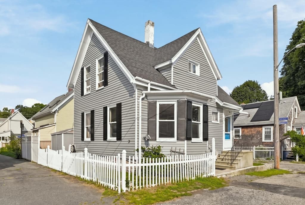 8 Sylvan Street, Gloucester MA 01930
