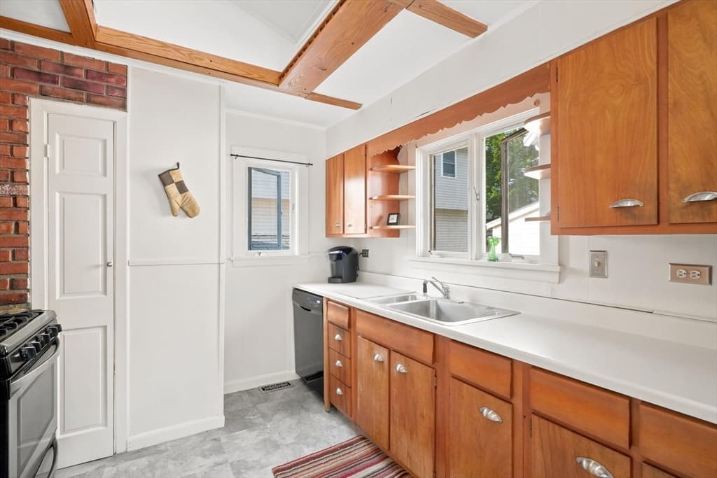 8 Sylvan Street, Gloucester MA 01930 photo 14
