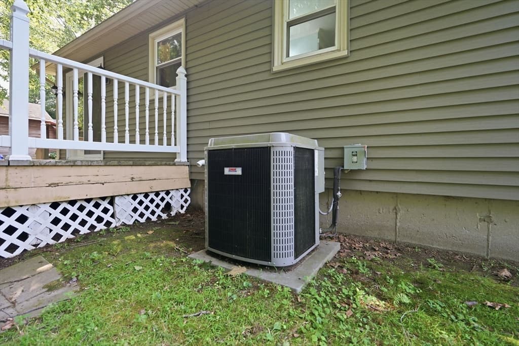 223 Garnet St, Springfield MA 01129 photo 32