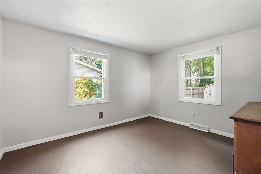 223 Garnet St, Springfield MA 01129 photo 18