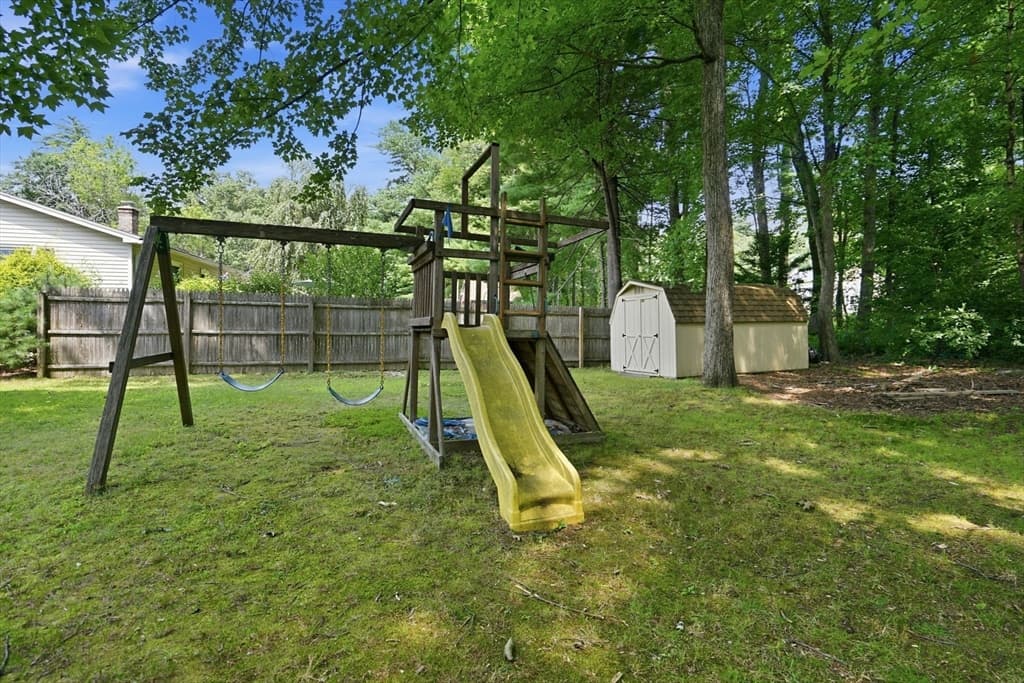 223 Garnet St, Springfield MA 01129 photo 35