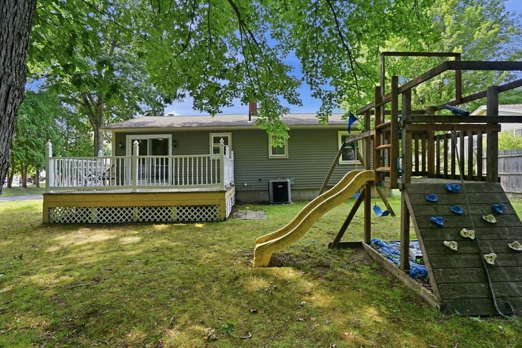 223 Garnet St, Springfield MA 01129 photo 29