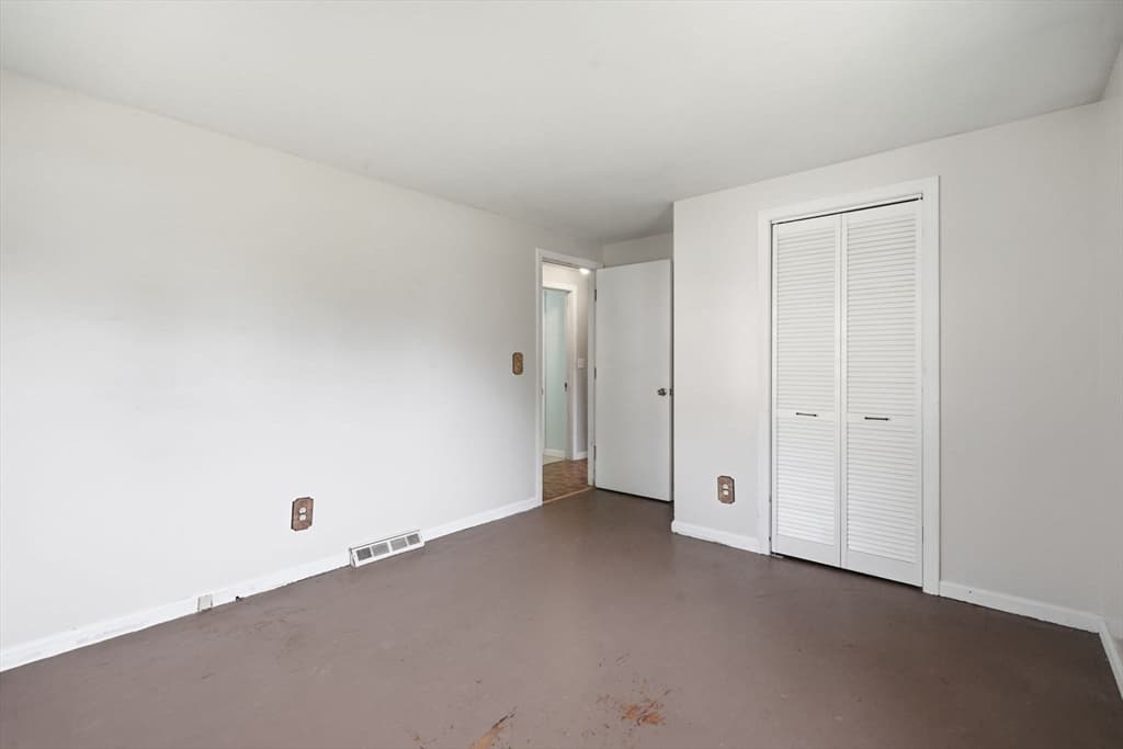 223 Garnet St, Springfield MA 01129 photo 21