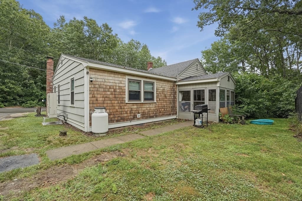 2 Columbus Rd, Plymouth MA 02360 photo 5