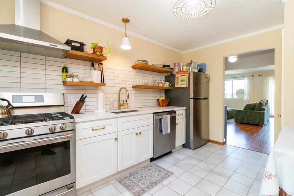 25 Bayberry Dr # 4, Sharon MA 02067