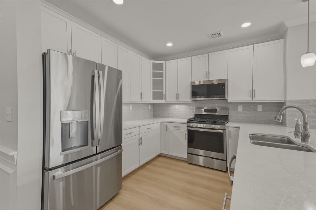320 Middlesex Ave # A203, Medford MA 02155 photo 4