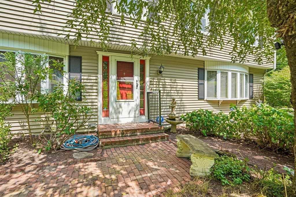 33 Carter Drive, Framingham MA 01701 photo 4