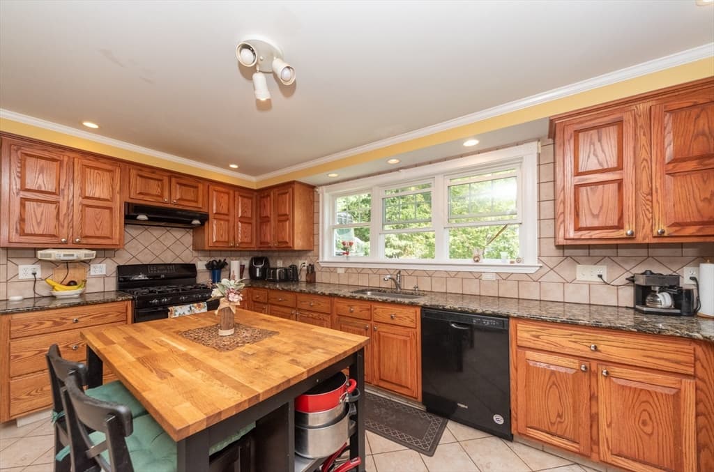 30 Phillips Ave, Stoughton MA 02072 photo 18