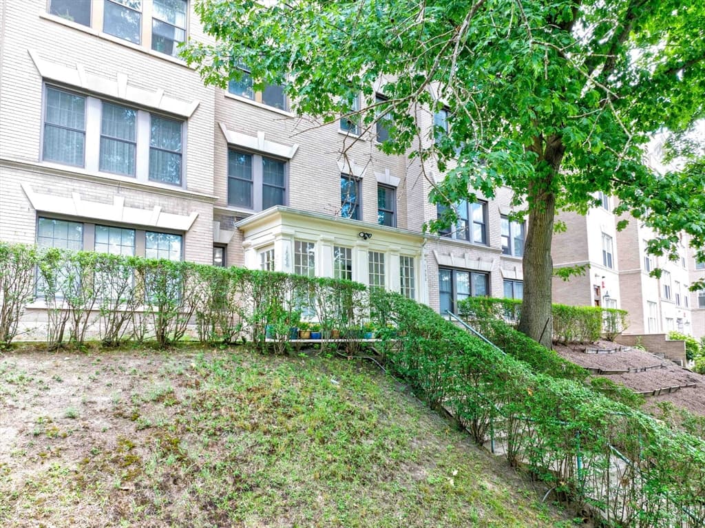 1584 Beacon St # A, Brookline MA 02446 photo 2