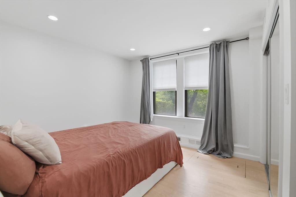 1584 Beacon St # A, Brookline MA 02446 photo 22