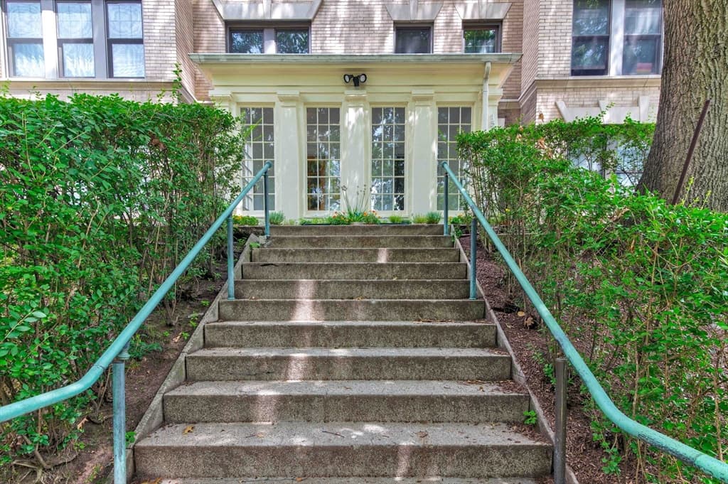 1584 Beacon St # A, Brookline MA 02446 photo 3