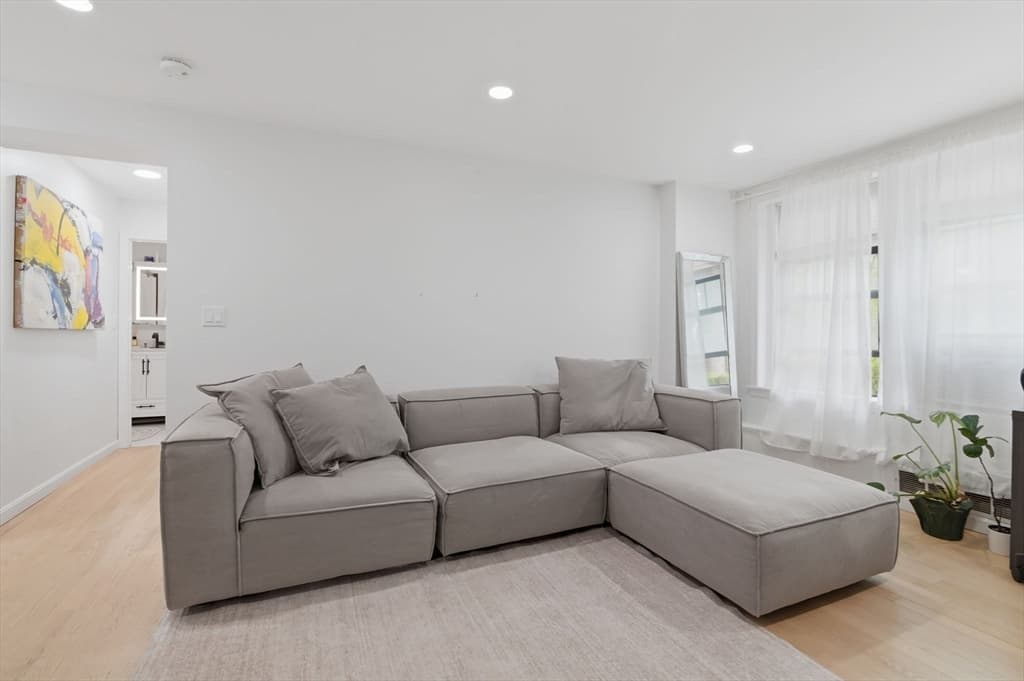 1584 Beacon St # A, Brookline MA 02446 photo 8
