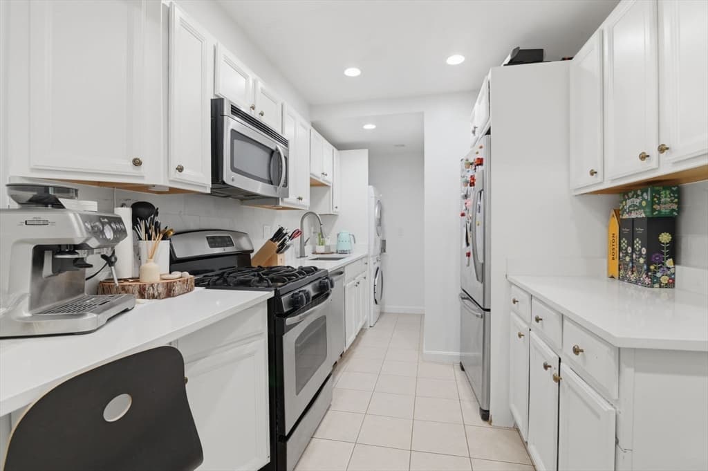 1584 Beacon St # A, Brookline MA 02446 photo 21