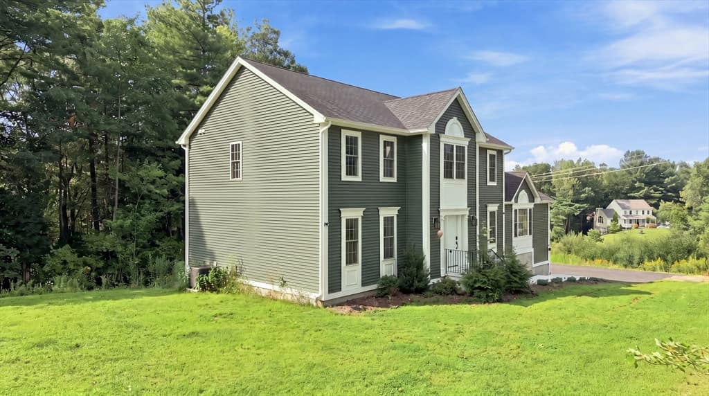 25 Greenbriar Dr, Shrewsbury MA 01545 photo 2