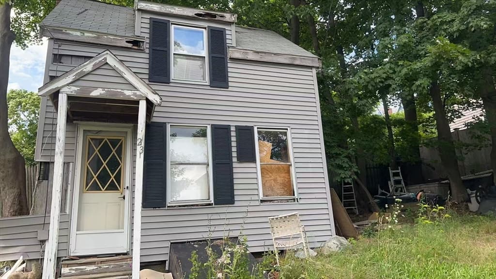 23 Island Ave, Quincy MA 02169