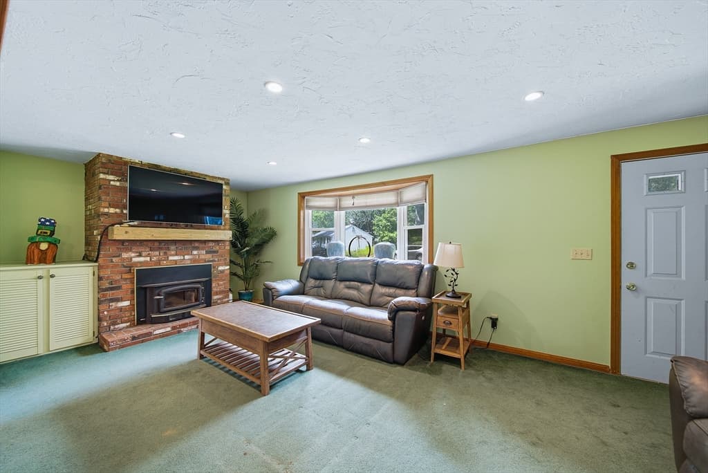 2 Birch St, Oxford MA 01540 photo 6