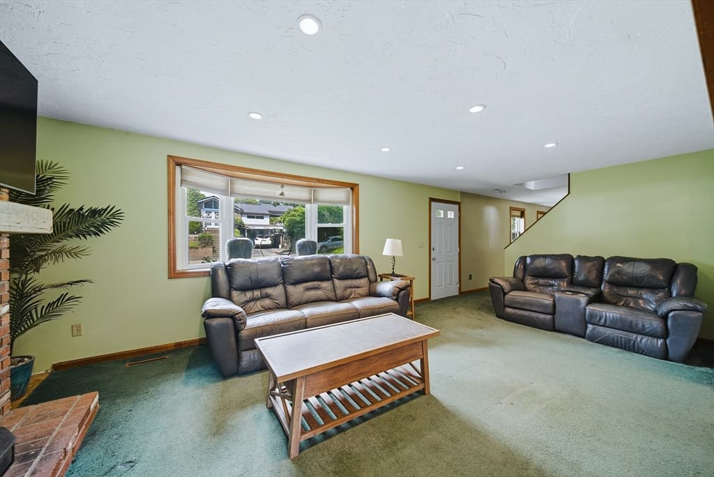 2 Birch St, Oxford MA 01540 photo 7