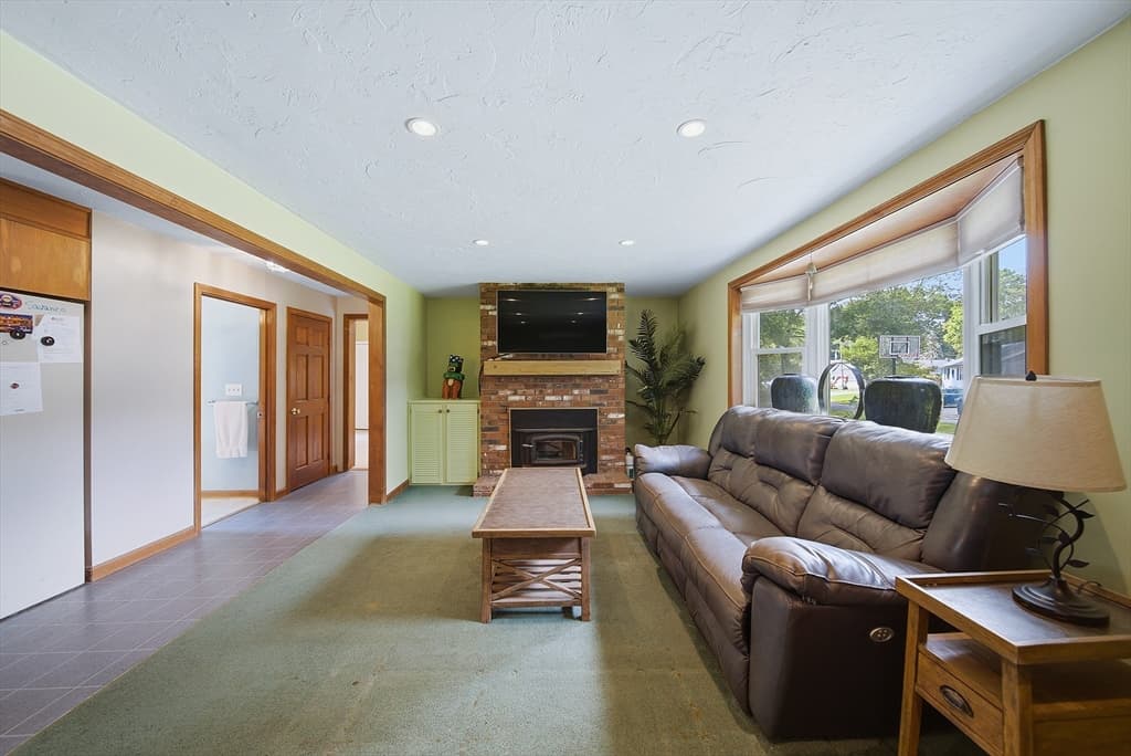 2 Birch St, Oxford MA 01540 photo 8