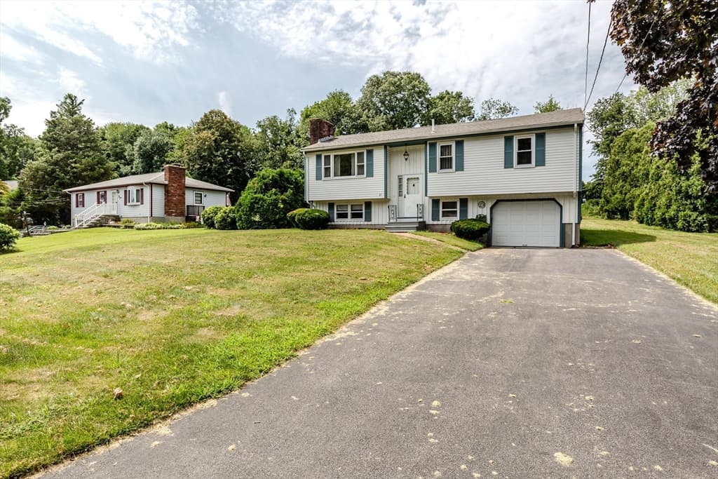 21 Evergreen Drive, Swansea MA 02777 photo 2