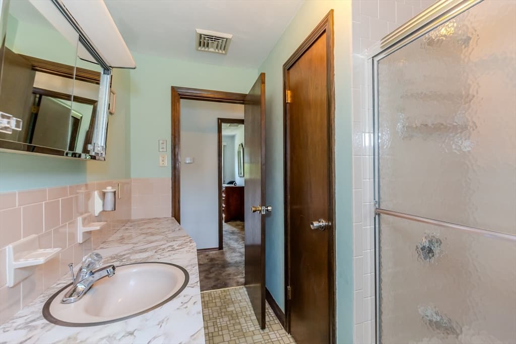 21 Evergreen Drive, Swansea MA 02777 photo 17