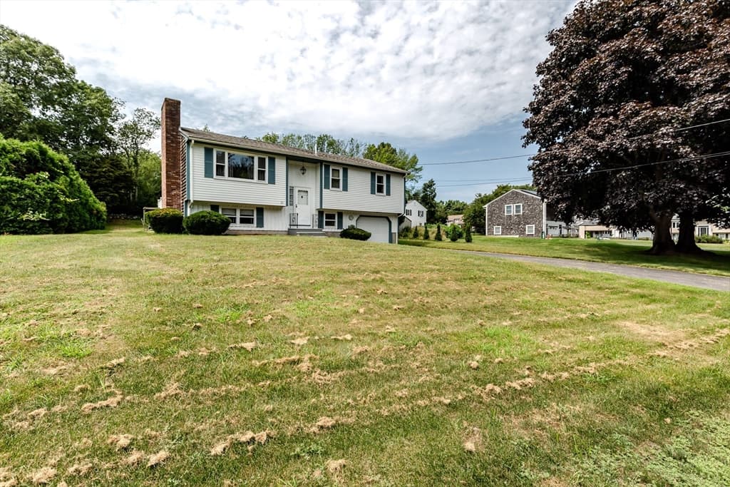 21 Evergreen Drive, Swansea MA 02777 photo 3