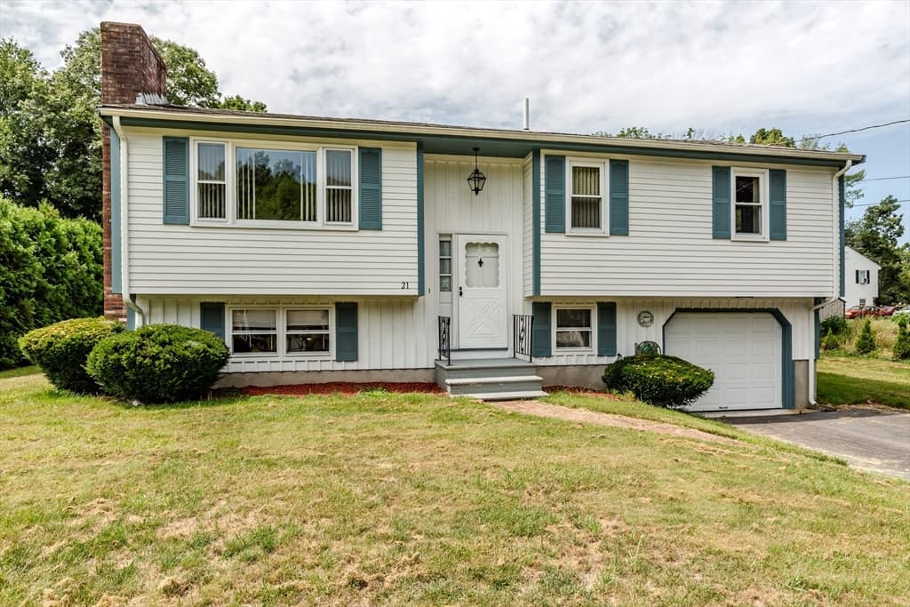 21 Evergreen Drive, Swansea MA 02777