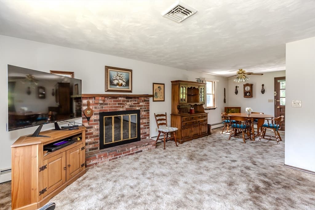 21 Evergreen Drive, Swansea MA 02777 photo 5