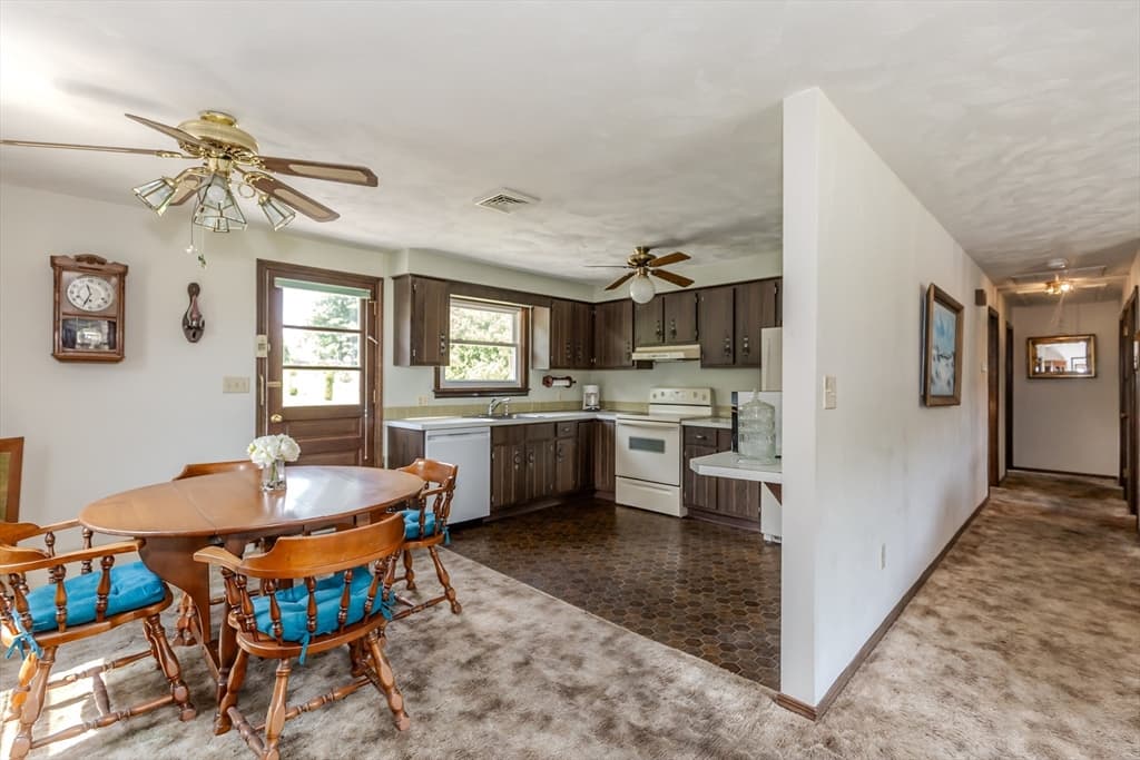 21 Evergreen Drive, Swansea MA 02777 photo 11