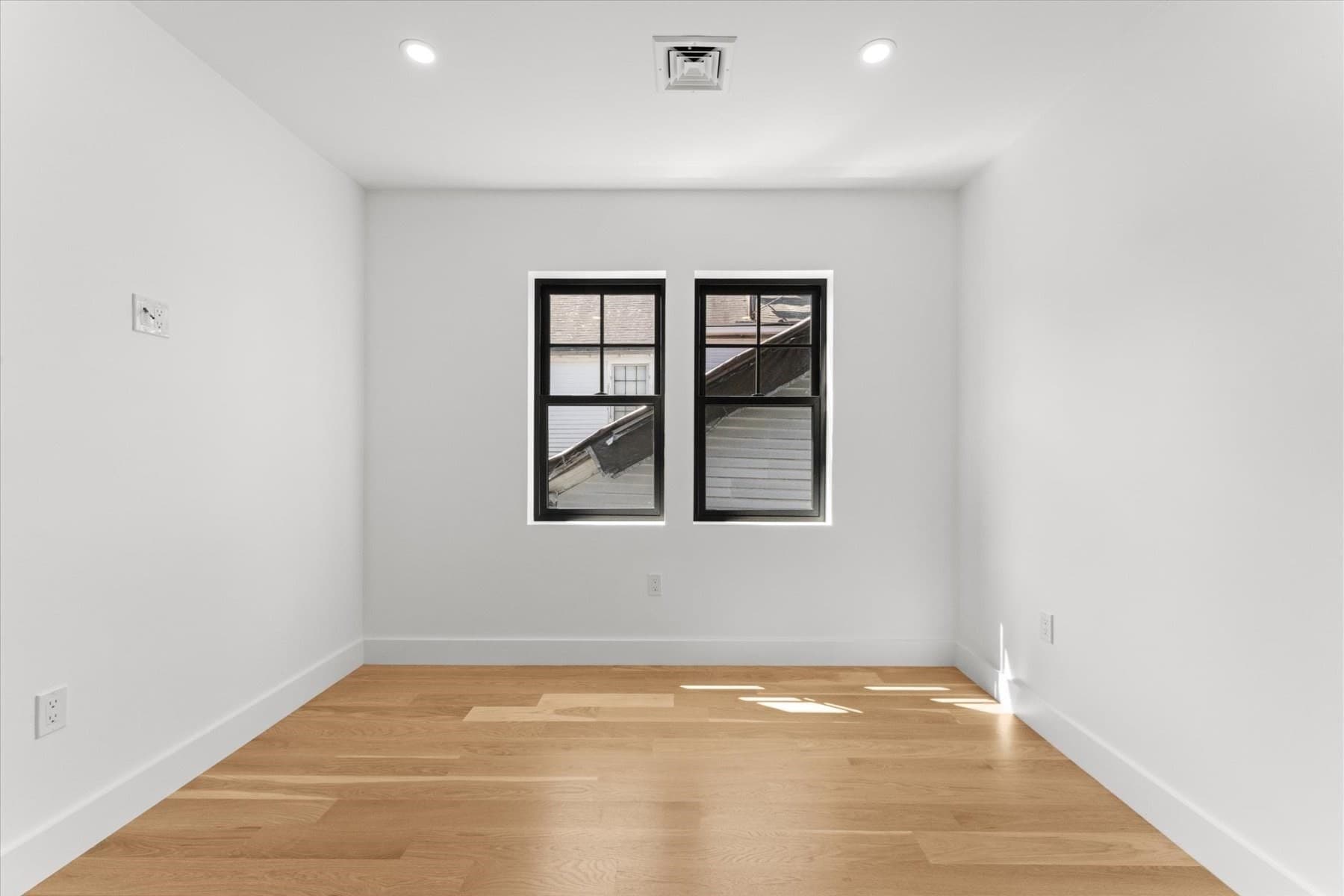 Condominium at 1 Brook # 1A, Manchester MA 01944, Manchester, photo 26 of 35