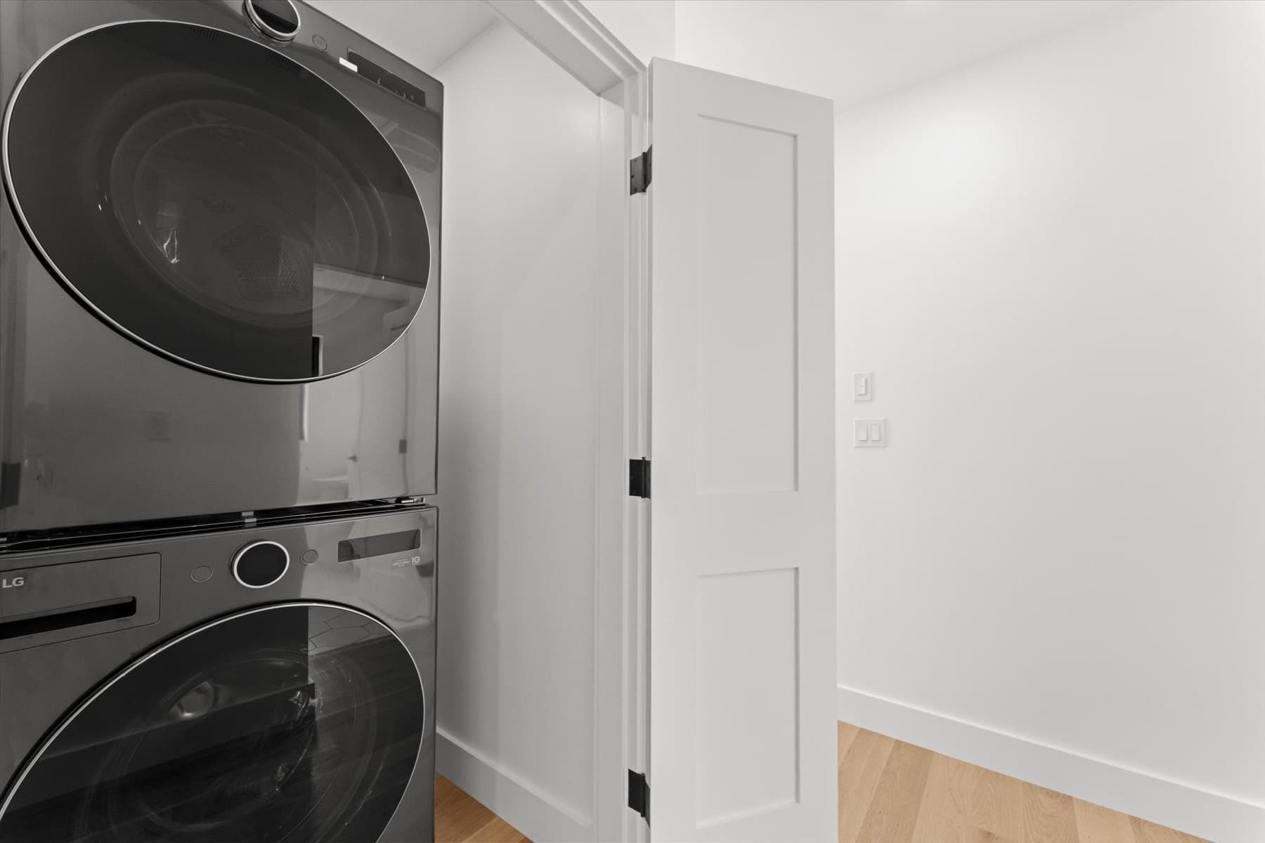 Condominium at 1 Brook # 1A, Manchester MA 01944, Manchester, photo 28 of 35
