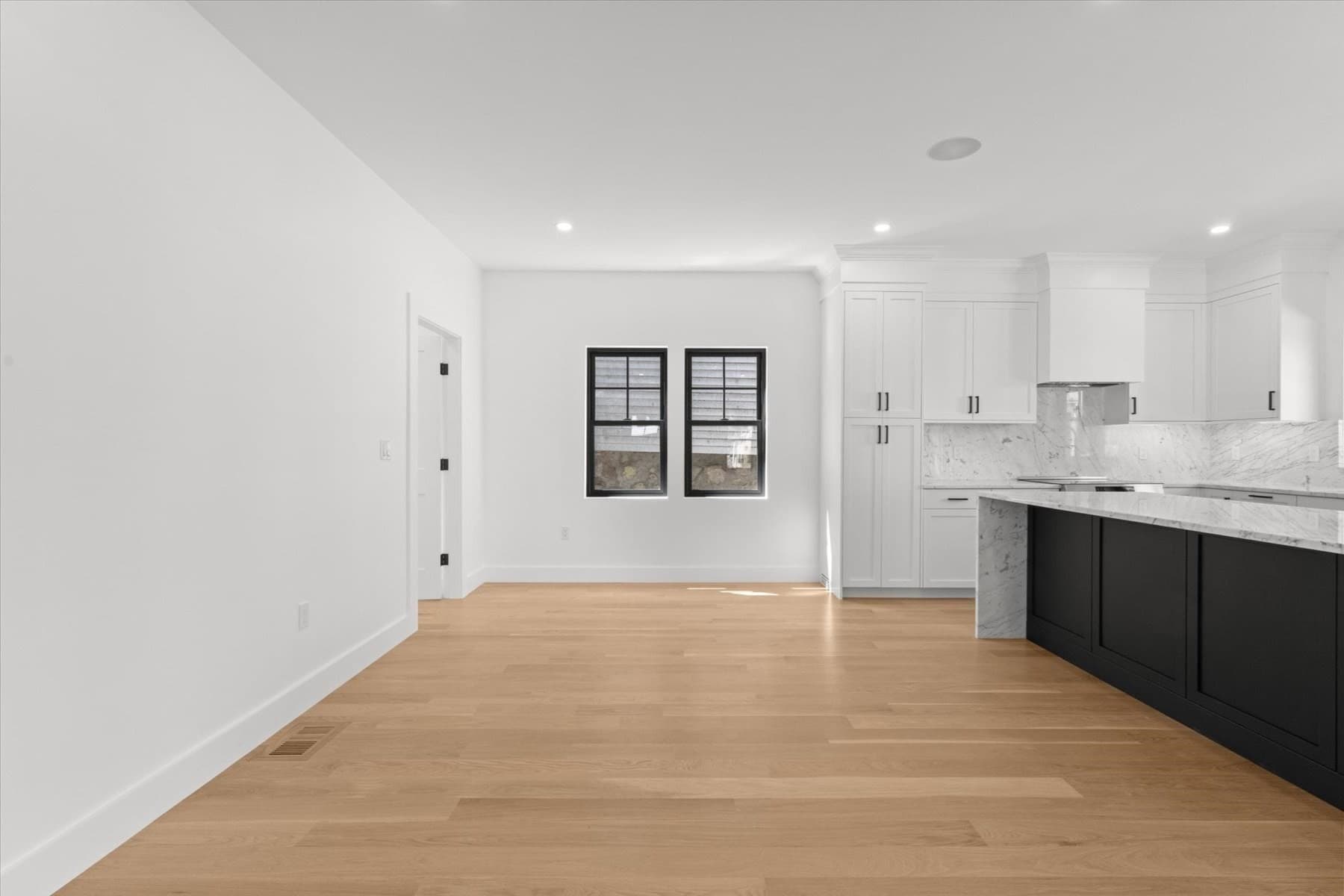 Condominium at 1 Brook # 1A, Manchester MA 01944, Manchester, photo 11 of 35