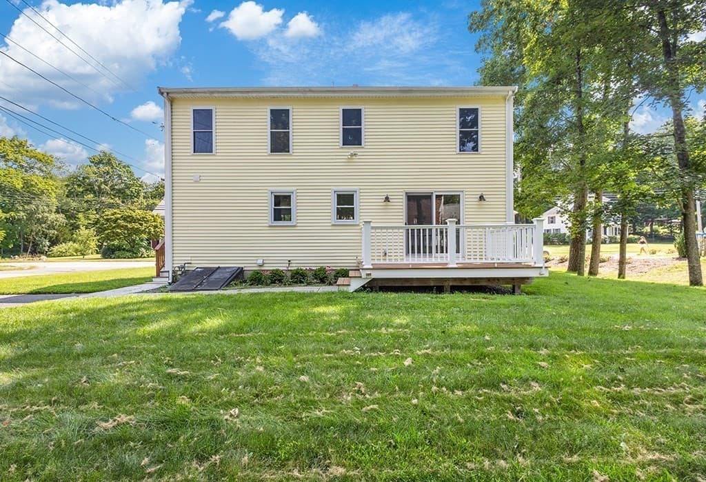 95 Franklin St, Wrentham MA 02093 photo 4
