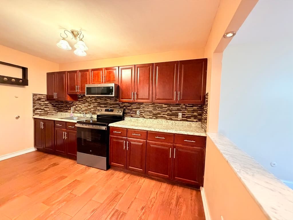 116 Spring. St # C10, Boston MA 02132