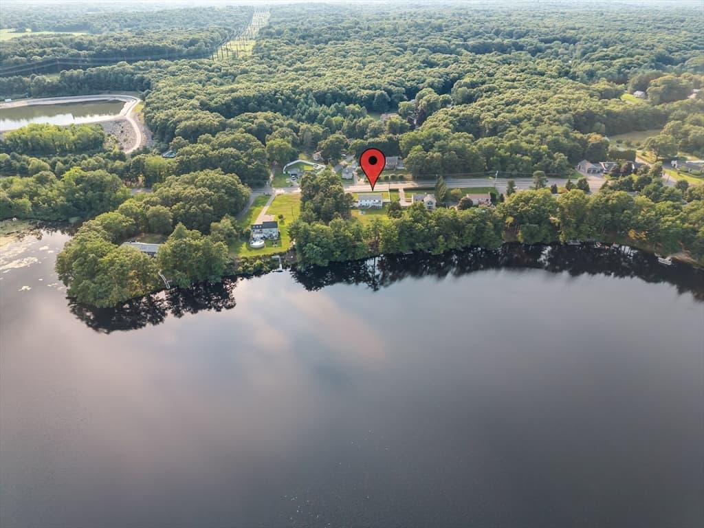 1566 Victory Hwy, North Smithfield RI 02896