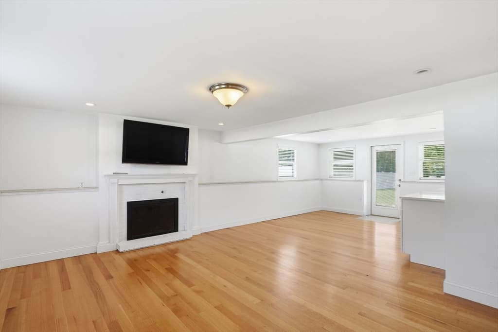 1566 Victory Hwy, North Smithfield RI 02896 photo 20