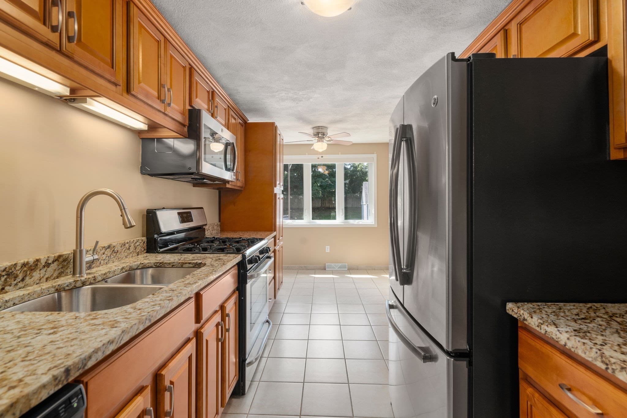 Condominium at 31 Blithewood Ave # 205, Worcester MA 01604, photo 4 of 34