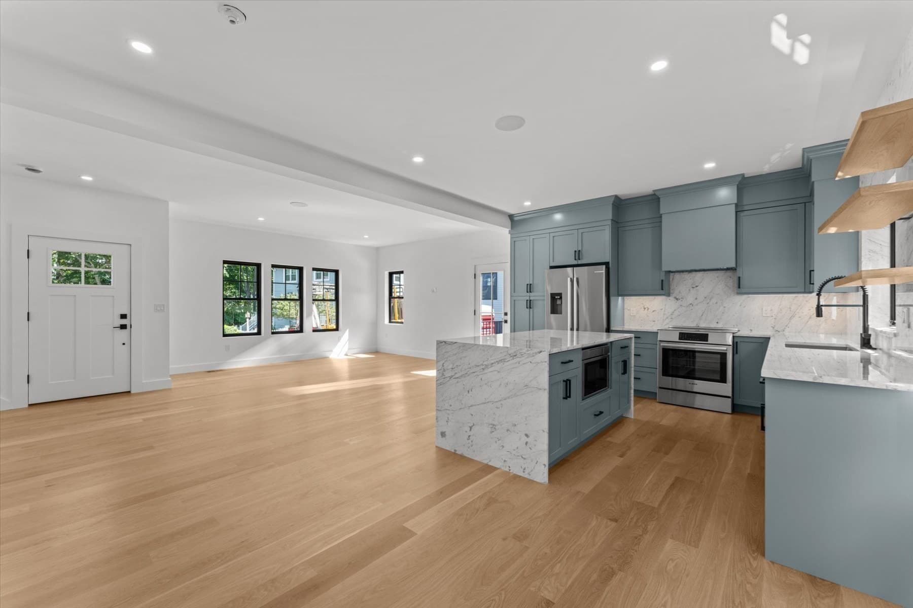 Condominium at 1 Brook # 1B, Manchester MA 01944, Manchester, photo 13 of 39