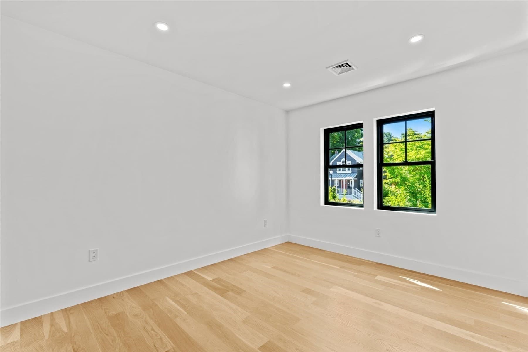 Condominium at 1 Brook # 1B, Manchester MA 01944, Manchester, photo 33 of 39