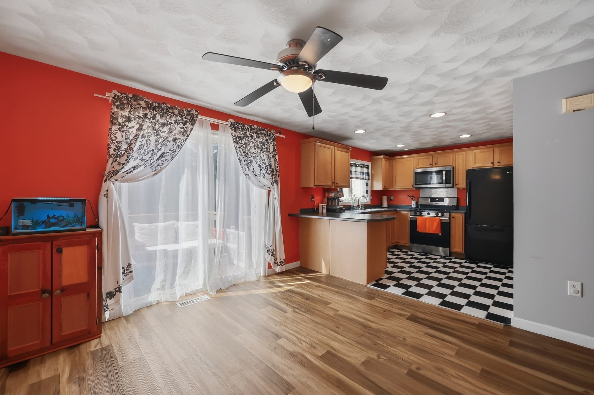 Condominium at 28 Groveland Commons Way # 28, Groveland MA 01834, photo 12 of 30